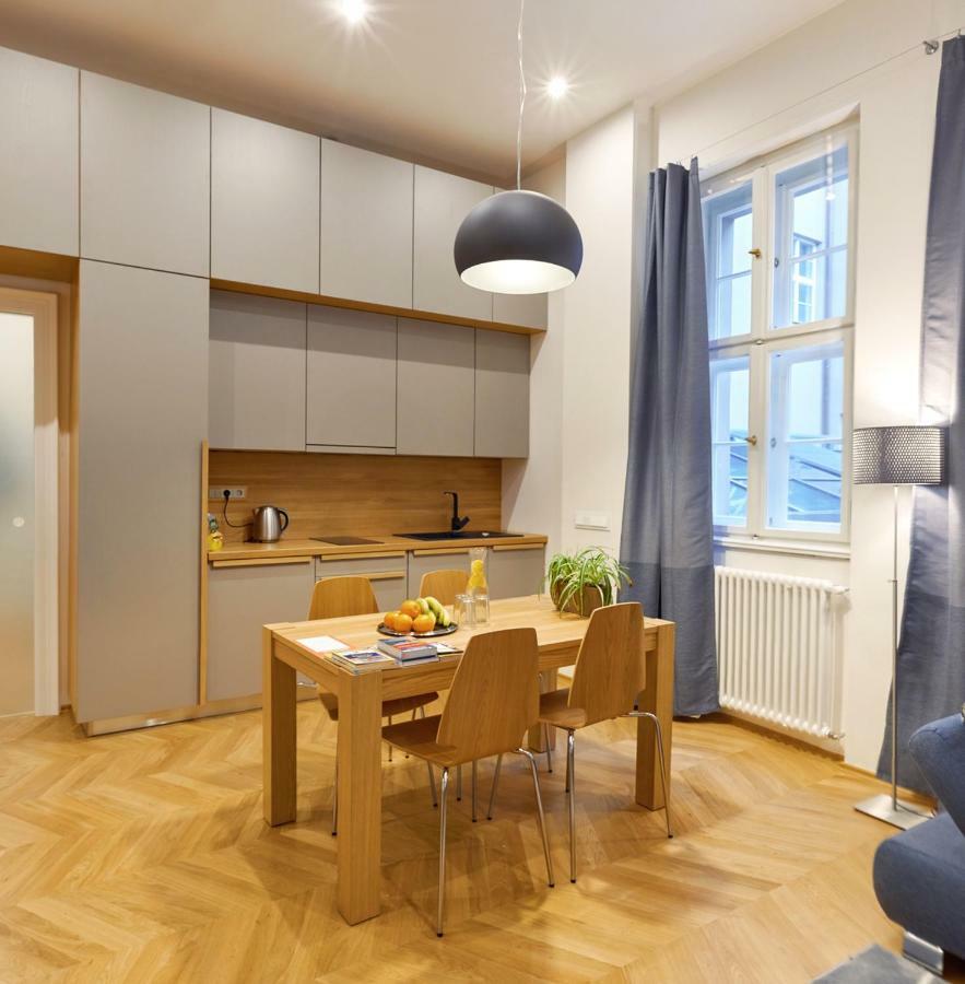 Palace Dlouha Apartments - Old Town Prag Eksteriør billede