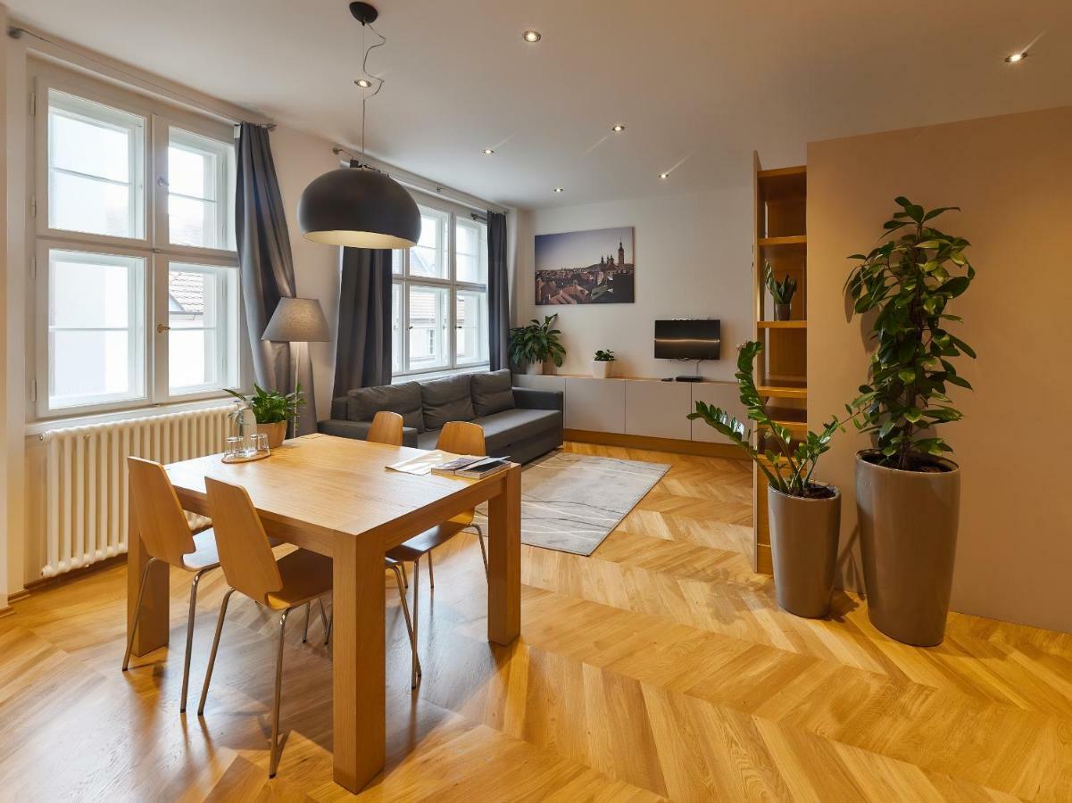 Palace Dlouha Apartments - Old Town Prag Eksteriør billede